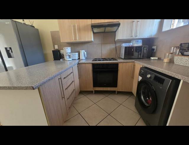 2 BEDROOM APARTMENT FOR SALE IN STONERIDGE